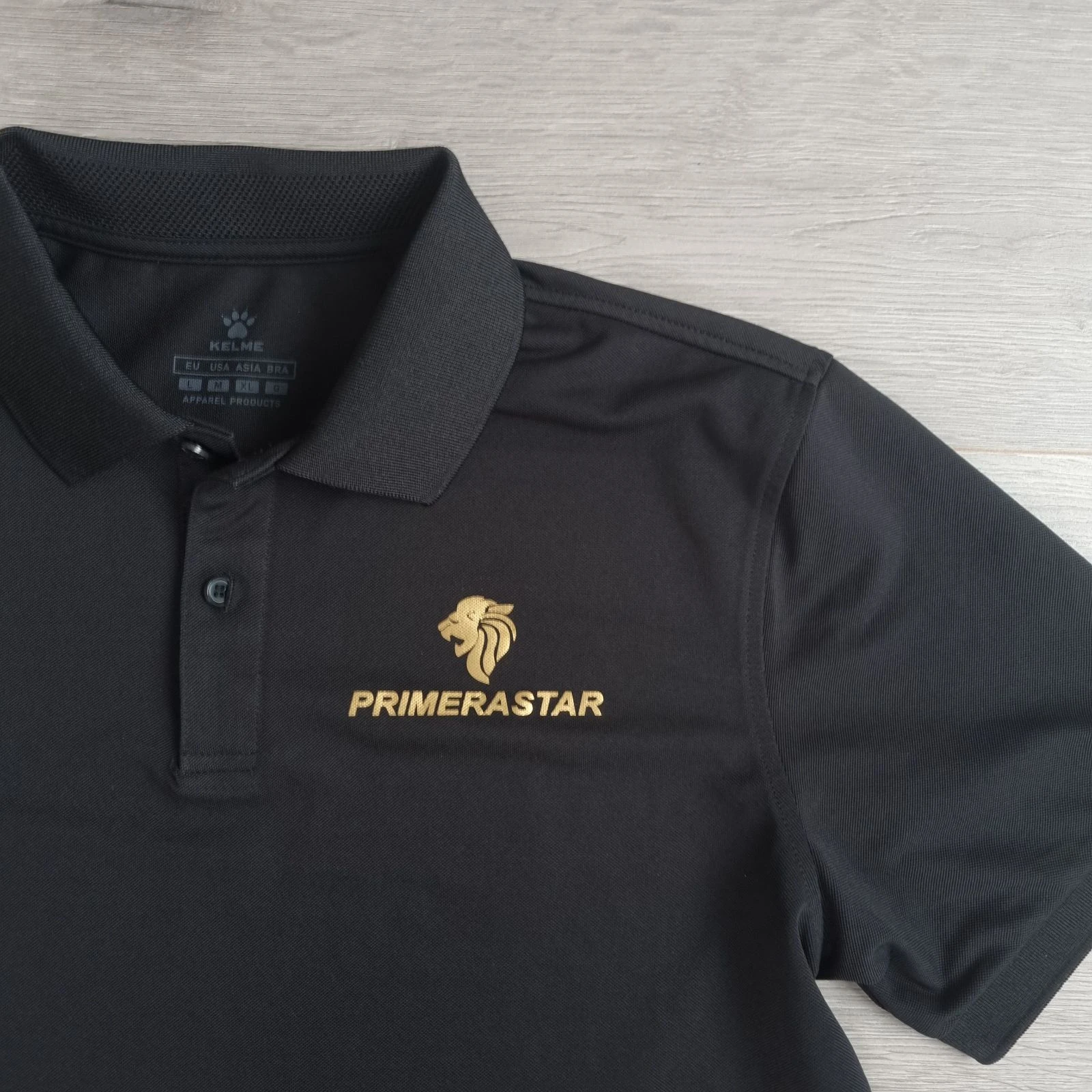 Polo deportivo negro KELME – Logo Primerastar Gold – Talla L / XL – photo 2